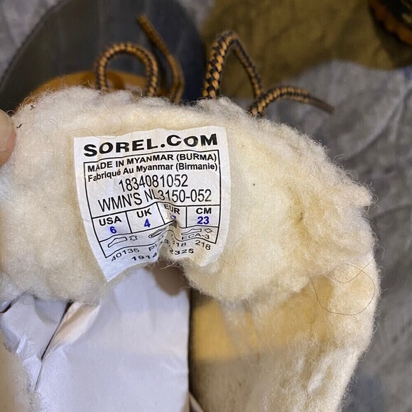 Sorel Out And About Booties Size 6 Grey Wool Tan Leather Black Sole - Picture 6 of 6